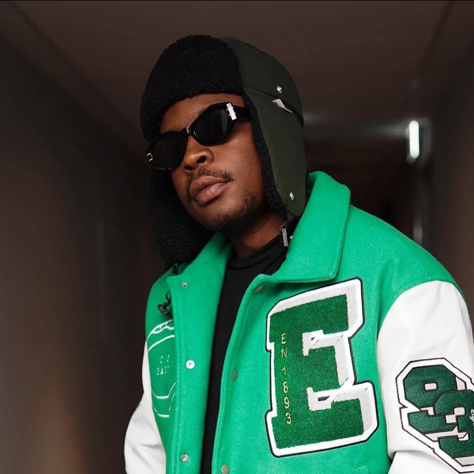 sam_dzivah's tweet image. Lets settle this once and for all 

Retweet for VOLTZ         Like for Holy 10