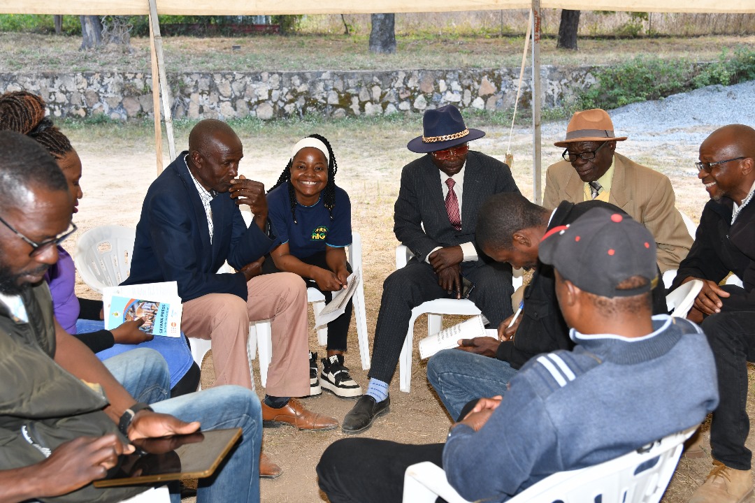 WOSSOGL's tweet image. Men from Bindura rural accepted the challenge to champion change through advocating for access to SRH Services and promoting gender equality.
They actively engaged in the champions for change community dialogue led by @ree_rige director and WOSSO Fellow @RitaTiriboyi on 19 July.