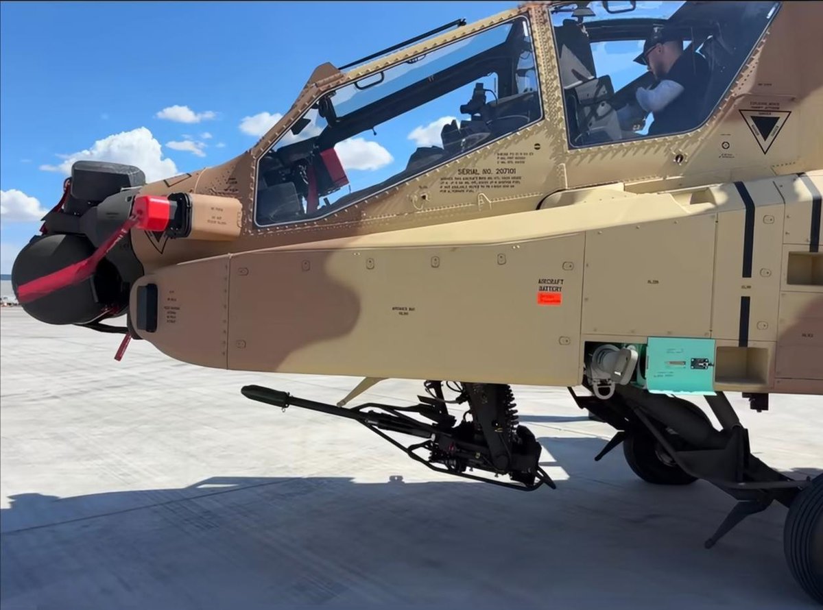 VivekSi85847001's tweet image. Indian Army 3 AH-64E #Apache lands at Hindon Airbase in India. 

3 more to come soon. Total 6 on order