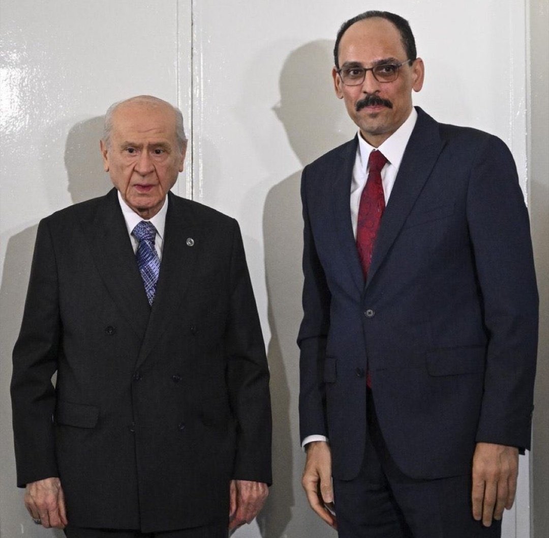 Türkiye Cumhuriyeti Devleti 🇹🇷 

Allah her ikisini başımızdan eksik etmesin inşallah 🤲🏼