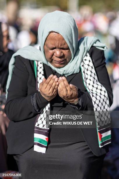 xuberaird's tweet image. She's silent on the July 2021 massacre of over 500 SA Natives, but champions Palestinian children. The inconsistency is striking.
Why?