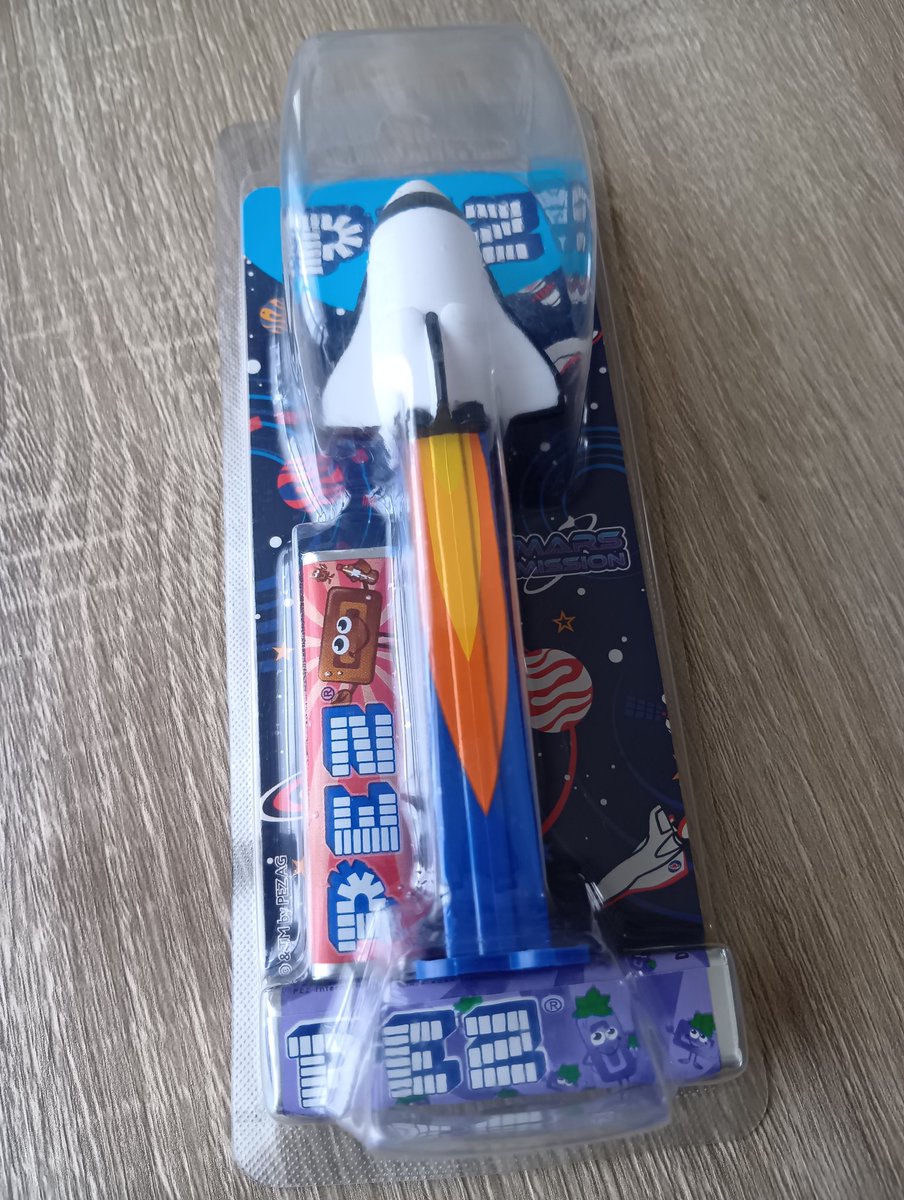 MEz4oY0D5N29097's tweet image. #チョコサプ オレんちの周り 売ってないんだよね〜…(눈‸눈)
しゃーないからペッツ買ったよもう。
スペースシャトル大好きなすーままセレクト。