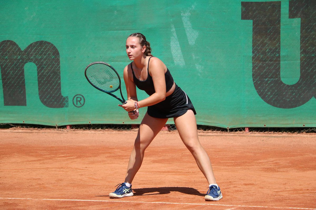 ParsaBombs's tweet image. Following a home visit this morning from assistant coach Stephen Ward, Norina Bak Szabo (UTR 9.82) of Hungary has verbally committed to @UKWomensTennis and will join Kentucky for the fall of 2026. The 17-year-old has won five ITF juniors titles, one in singles & four in doubles.