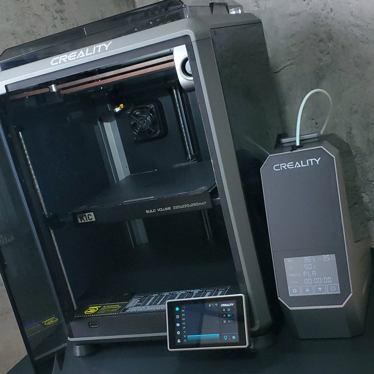 feeltex_Sakuto's tweet photo. feeltexの文房具は
いつもここから生まれています。
日々の制作の相棒🤝
#Creality #K1C #3Dプリンター https://t.co/KJOWo0R7WW