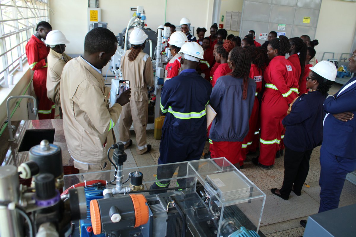 PAU_Uganda's tweet image. As a government-owned national centre, the Uganda Petroleum Institute Kigumba (@upikuganda ) leads in training, research, and consultancy for petroleum exploration, recovery, refinement, and responsible utilization. Established in 2009, the Institute continues to shape Uganda’s…