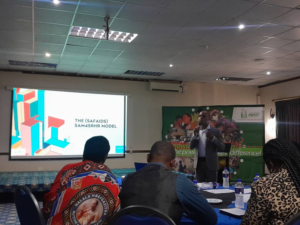 Unicef_Swazi's tweet image. SAfAIDS with @Unicef_Swazi hosted a high-level advocacy meeting with SADC MPs & Eswatini's Parliament to strengthen adolescent SRHR & Life Skills Education. For the 1st time, Education MPs joined the dialogue on empowering youth with evidence-based LSE. #SRHR