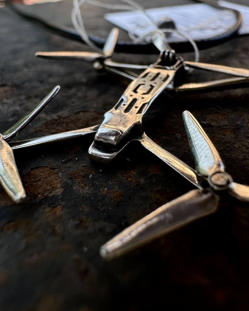 sternenkofund's tweet image. Розігруємо срібний FPV-дрон від yo.nice.jewelry
instagram.com/yo.nice.jewelr…
Кулон ручної роботи 925 проби, який завжди нагадуватиме, що русоріз має тривати🔥
Для участі потрібно зробити донат від 300 грн на монобанку русорізу сьогодні до 00:00.
Переможця визначимо вже…