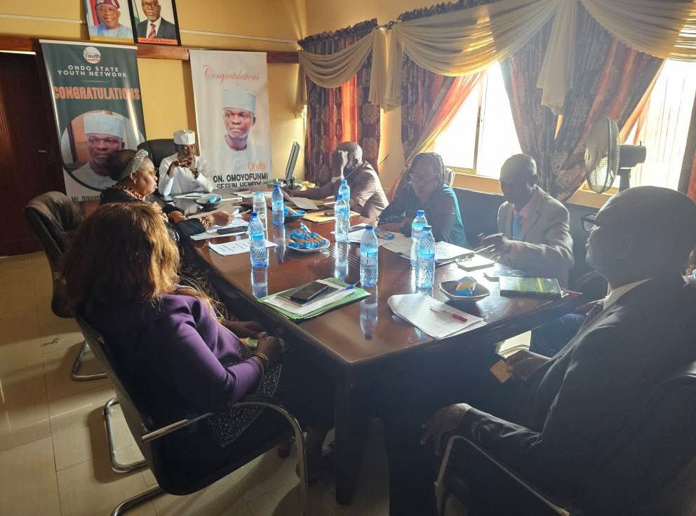 Yesterday, I commenced the day with a formal briefing session held with the Permanent Secretary, Mrs. Tolu Adeyemi, and Directors of the Ministry of Youth and Sports Development.