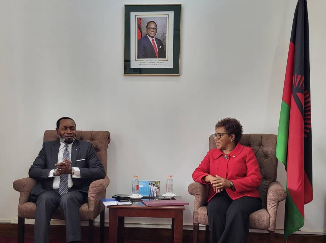 Honourable Nancy Tembo met with UNHCR Malawi Rep. Mr. Cyr Kouame, who briefed her on the agency’s transition to a National Office due to funding cuts. She stressed the need for continued refugee support. Mr. Kouame assured ongoing operations and partnerships. #Malawi #UNHCR