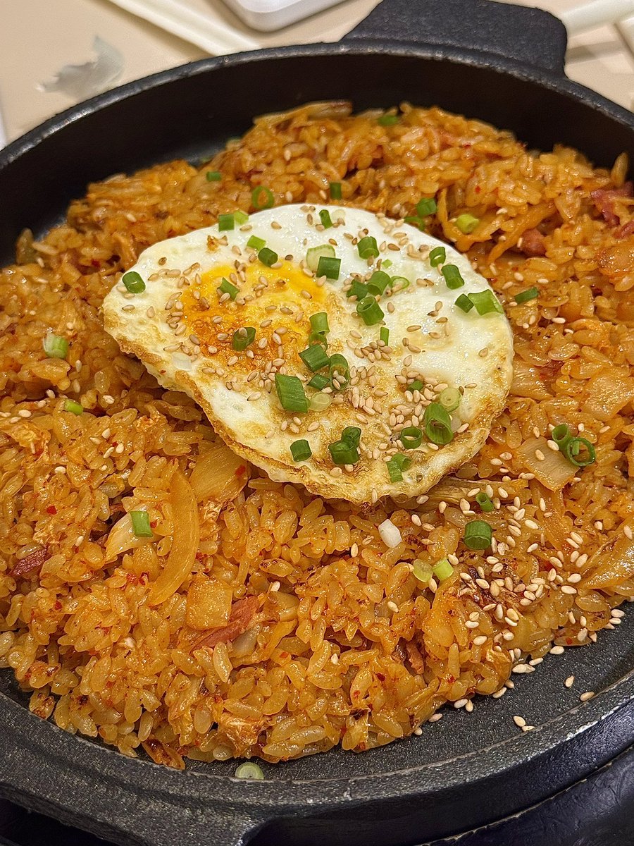 mukco2's tweet image. 이재모치즈크러스크 피자 L 명품김치볶음밥
본점에서 먹었는데 김치볶음밥이 자극적이고 맛았었어요… 그리고 치즈크러스크가 맛있어요 ☺️