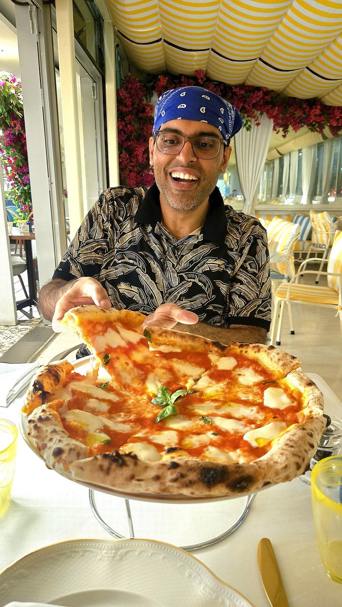 Turning another year old makes me love the pizza even more... 😋😍🎂 #HBD