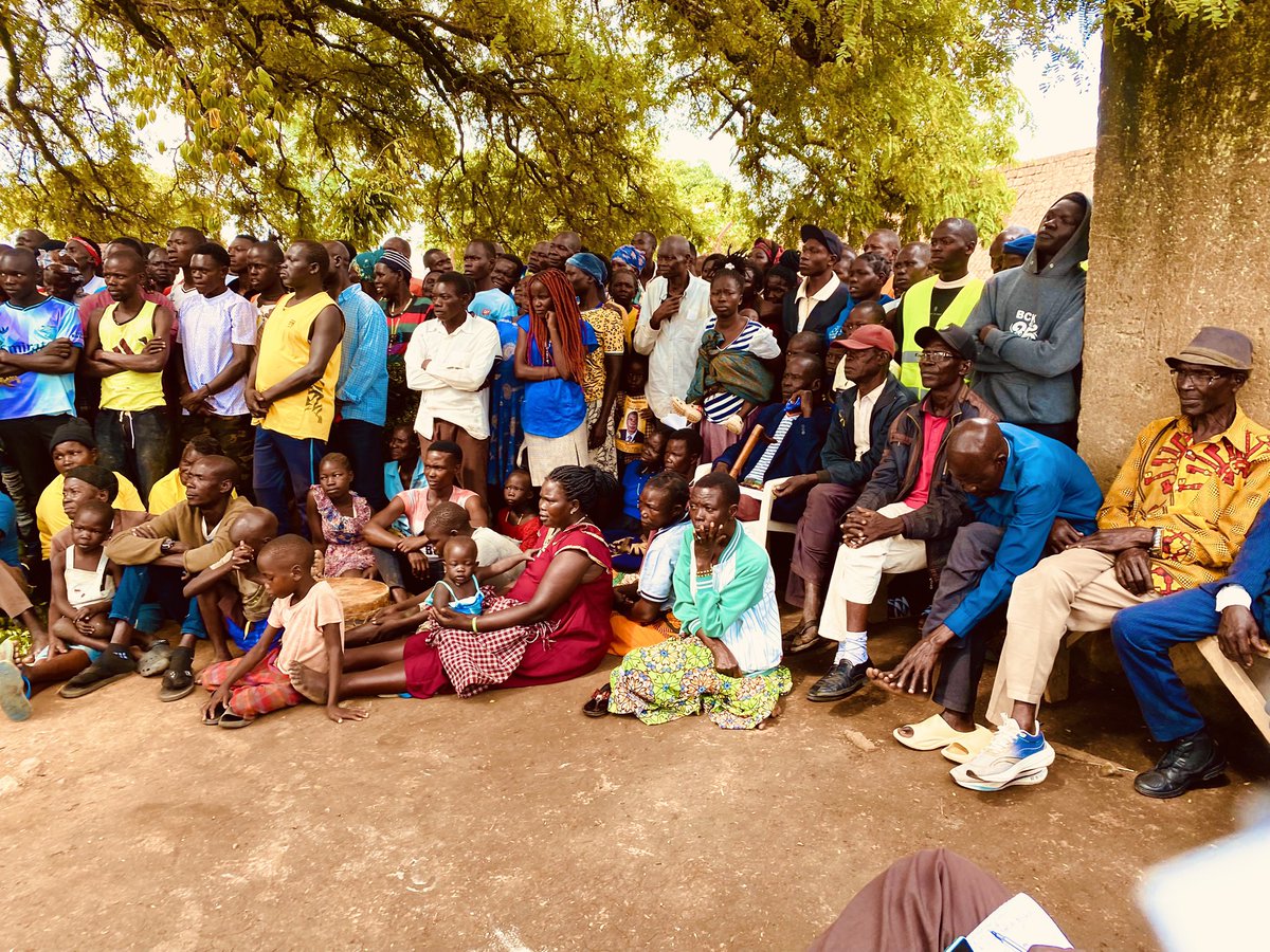 ezi2011's tweet image. We continue to champion socio economic transformation and actively mobilize the entire Ayivu East behind Mzee for 2026 for peace,unity,and progress.Today we are at Turu ward. @KagutaMuseveni , nothing will stop us. @NRMOnline @Onc_nrm1 @mkainerugaba @chairtoyota