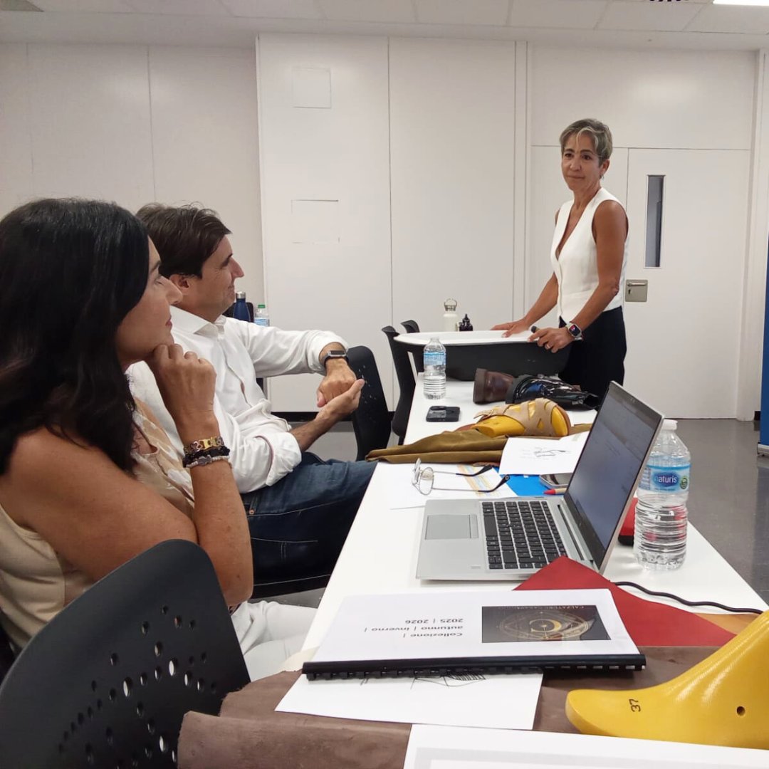 💼 El conocimiento   toma forma en cada presentación, en cada análisis y en cada decisión.

Nuestro alumnado del #MBA Executive ha defendido sus Trabajos de Fin de   Máster, demostrando su capacidad para liderar, transformar y generar impacto   real en las organizaciones.

#FBS