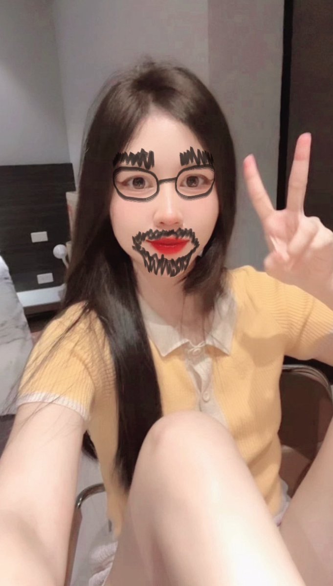 ね tweet media