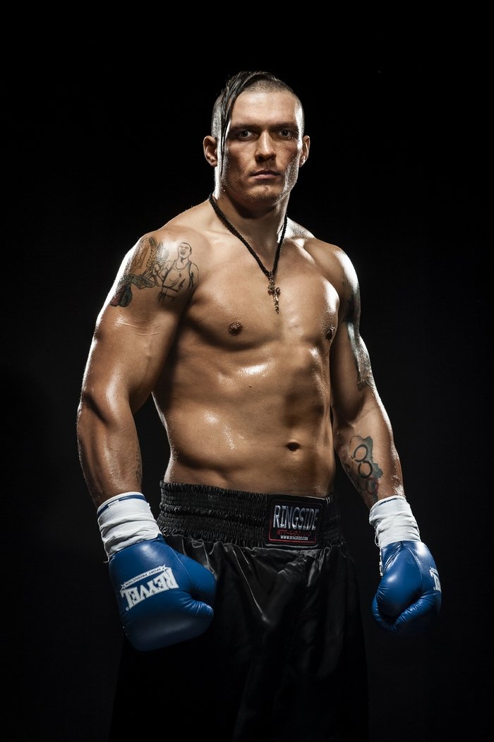 Fatbaldbloke1's tweet image. Usyk pulls out of scrap with @ChampMcCall outside spar tonight at 8pm. A spokesman issued a statement: "I'm hard, but not that hard" Champ's camp said "Get fucked" when approached, "Or you'll have it".
