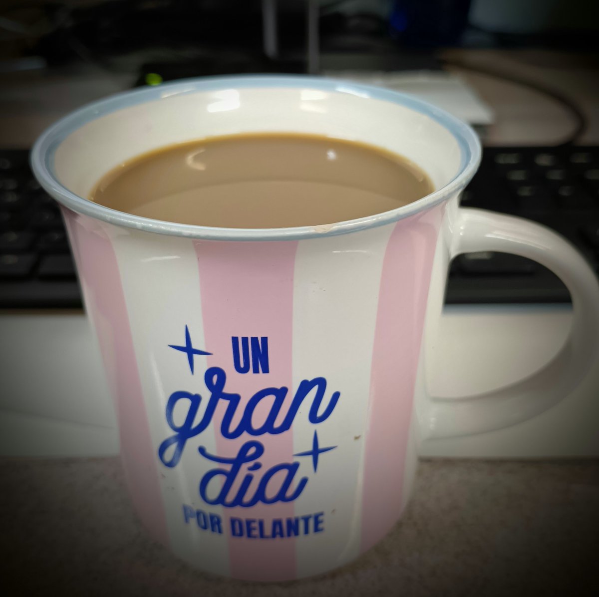 Rodraedo's tweet image. Vamos a pensar que sí será un gran día. ¿Te tomas un café conmigo? ☕☕ ¡¡¡Buenos días!!! ☺️ #FelizMartes