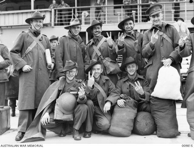 RealTimeWWII's tweet image. Britain has started a new "V for Victory campaign", embracing V-sign as a symbol of anti-Nazi resistance & encouraging people across occupied Europe to use it in defiance.