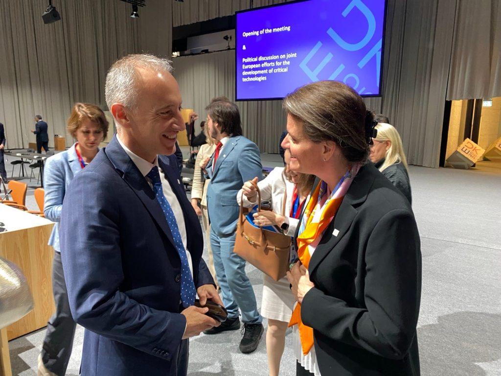 SwissEmbSofia's tweet image. On the sidelines of EU research ministers meeting on EU competitiveness in the field, MES Valchev held talks with 🇨🇭 #SBFI #MartinaHirayama, reaffirming the good bilateral cooperation and successful projects implemented under the #SecondSwissContribution.
bta.bg/en/news/bulgar…