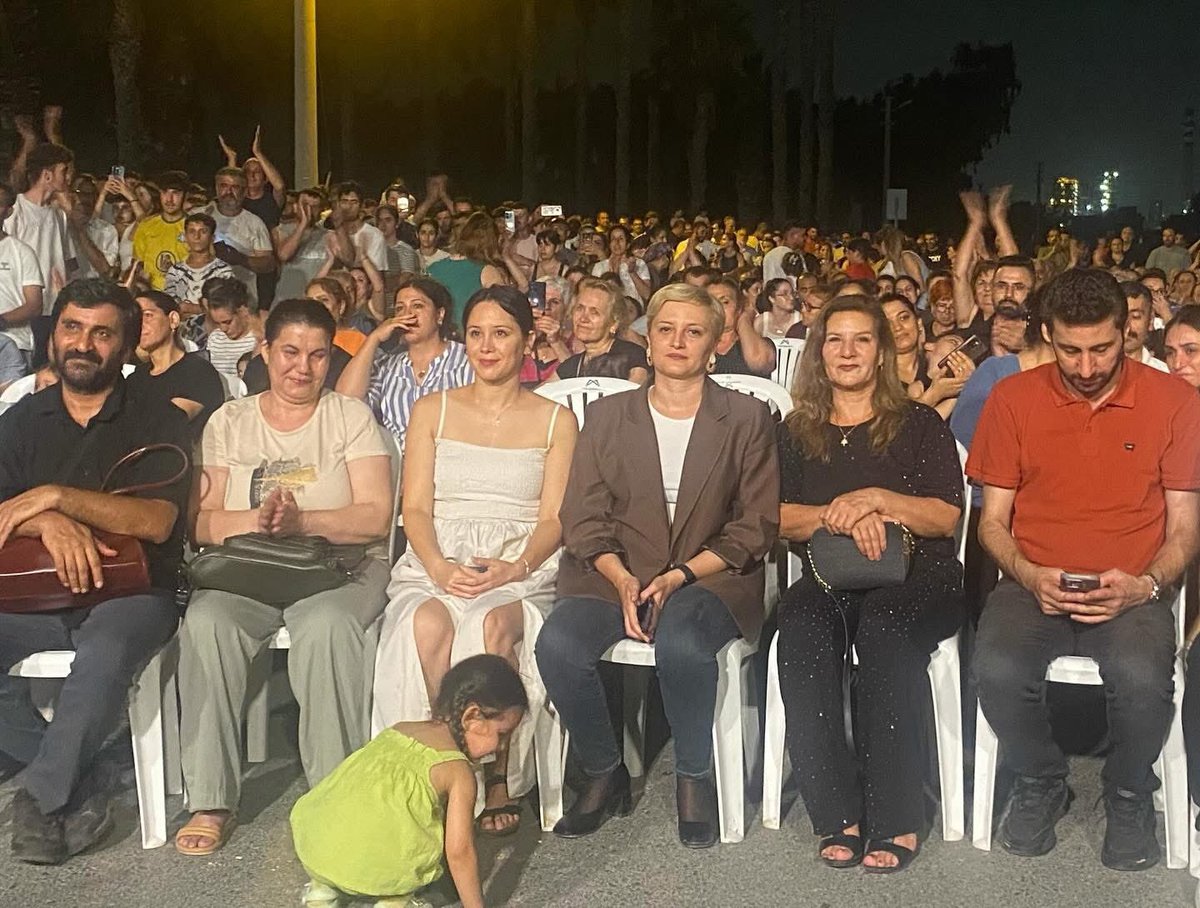 PerihanKoca's tweet image. Mersin Kazanlı Evvel Temmuz Festivali’nde bir araya geldik. Kazanlı halkı kolektif bir akıl ve eylemle ortak değerlerine sahip çıkıyor, kadim Evvel Temmuz’u, anadilini, kültürünü, tarihini yaşatıyor.
#mersi̇n #kazanlı #evveltemmuz #evveltemmuzfestivali
