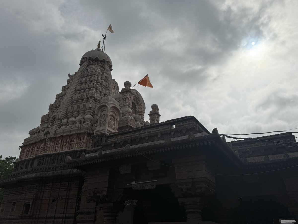 adilnargolwala's tweet image. My 7th Shiv ji Jyotirlinga (means column or pillar of light) temple 

Grishneshwar at Aurangabad…thanks @RajendraRaut for making this happen…what a fun chatty trip we had on the weekend 

#SHIVA #lingam #hindugods #Mahadev
