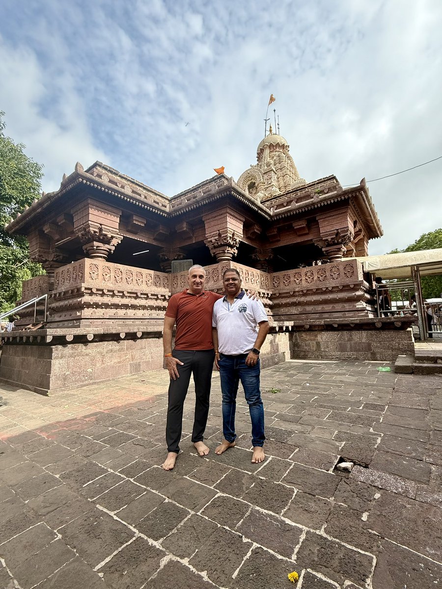 adilnargolwala's tweet image. My 7th Shiv ji Jyotirlinga (means column or pillar of light) temple 

Grishneshwar at Aurangabad…thanks @RajendraRaut for making this happen…what a fun chatty trip we had on the weekend 

#SHIVA #lingam #hindugods #Mahadev