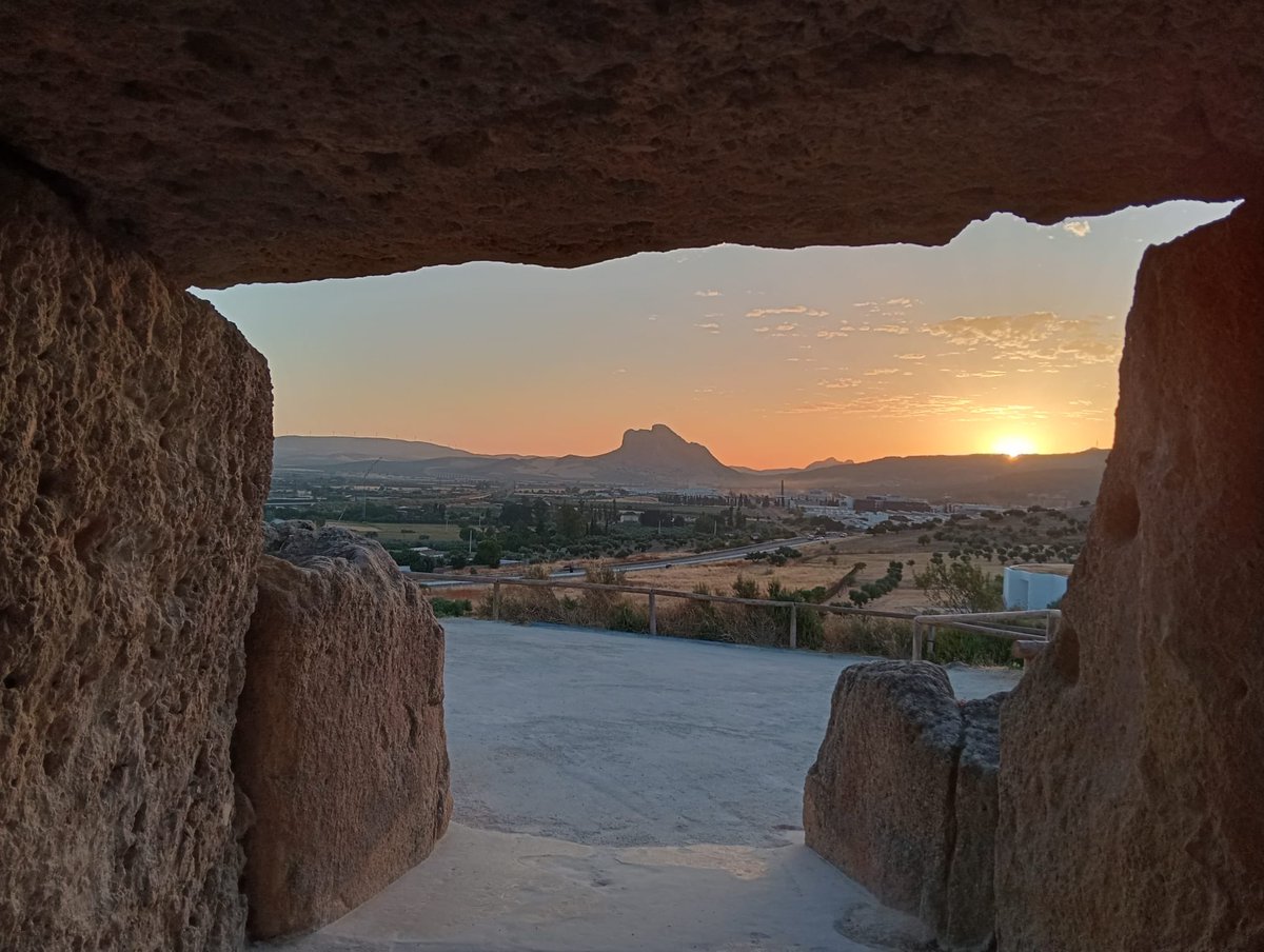 CA_DOLMENESATQ's tweet image. Buenos días desde Menga 🌄
¡Qué salga el sol por Antequera!
#FelizMartes #DespiertaConArte @CulturaAND
🕖 07:29 horas
