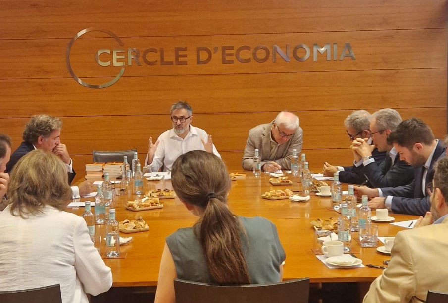 Antoni Gutiérrez (@antonigr) on Twitter photo Esta mañana he tenido el placer de presentar mi libro: 𝑷𝒐𝒍𝒂𝒓𝒊𝒛𝒂𝒄𝒊𝒐́𝒏, 𝒔𝒐𝒍𝒆𝒅𝒂𝒅 𝒚 𝒂𝒍𝒈𝒐𝒓𝒊𝒕𝒎𝒐𝒔. 𝑼𝒏𝒂 𝒓𝒂𝒅𝒊𝒐𝒈𝒓𝒂𝒇𝒊́𝒂 𝒅𝒆 𝒍𝒂𝒔 𝒏𝒖𝒆𝒗𝒂𝒔 𝒈𝒆𝒏𝒆𝒓𝒂𝒄𝒊𝒐𝒏𝒆𝒔, editado por <a href="/sigloxxiesp/">Siglo XXI España</a>, en el marco de un desayuno ofrecido por el Esta mañana he tenido el placer de presentar mi libro: 𝑷𝒐𝒍𝒂𝒓𝒊𝒛𝒂𝒄𝒊𝒐́𝒏, 𝒔𝒐𝒍𝒆𝒅𝒂𝒅 𝒚 𝒂𝒍𝒈𝒐𝒓𝒊𝒕𝒎𝒐𝒔. 𝑼𝒏𝒂 𝒓𝒂𝒅𝒊𝒐𝒈𝒓𝒂𝒇𝒊́𝒂 𝒅𝒆 𝒍𝒂𝒔 𝒏𝒖𝒆𝒗𝒂𝒔 𝒈𝒆𝒏𝒆𝒓𝒂𝒄𝒊𝒐𝒏𝒆𝒔, editado por <a href="/sigloxxiesp/">Siglo XXI España</a>, en el marco de un desayuno ofrecido por el