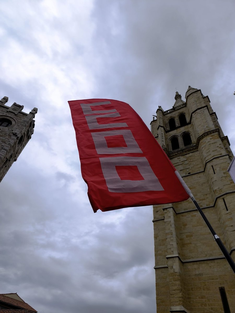 Elena Blasco Martín (@eblascomartin) on Twitter photo Desde <a href="/CCOOLeon/">CCOO de León</a> denunciamos una agresión a una compañera simplemente por ejercer sus derechos. La persecución sindical es un delito y por mucho que lo intenten los y las delegadas de <a href="/CCOO/">COMISIONES OBRERAS</a> no se amedrentan ante la amenaza, el hostigamiento de el acoso. ✊elespanol.com/castilla-y-leo… Desde <a href="/CCOOLeon/">CCOO de León</a> denunciamos una agresión a una compañera simplemente por ejercer sus derechos. La persecución sindical es un delito y por mucho que lo intenten los y las delegadas de <a href="/CCOO/">COMISIONES OBRERAS</a> no se amedrentan ante la amenaza, el hostigamiento de el acoso. ✊elespanol.com/castilla-y-leo…