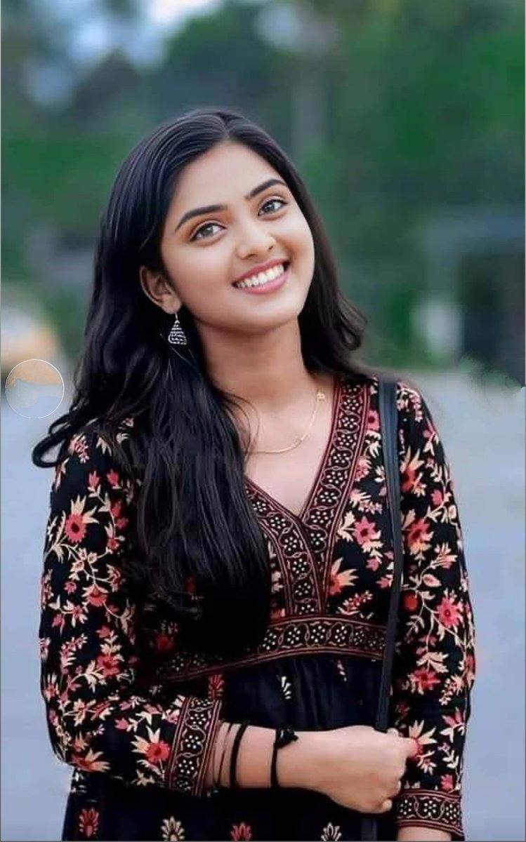 अर्ज किया है..
 हलाला और निकाह से किसकी यारी है
सुबह सौहर दोपहर देवर शाम को अब्बू जान की बारी है || 

बोलो वाह वाह