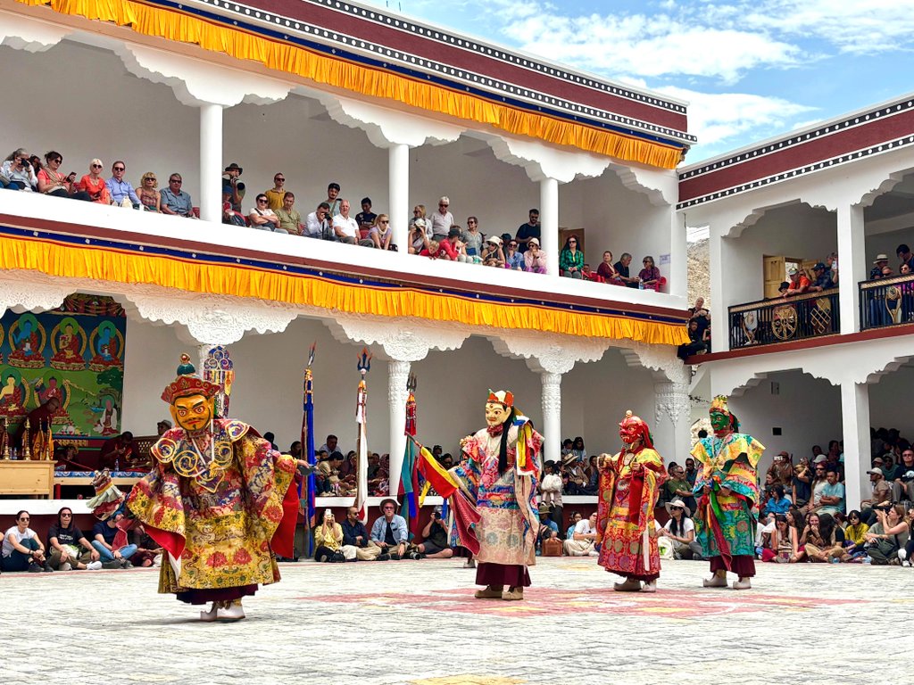 utladakhtourism's tweet photo. #PhyangTsedup
Join the sacred celebrations at Phyang Monastery (20 km from Leh), featuring vibrant Cham dances & the grand unveiling of the giant thangka of Skyoba Jigten Gombo. A unique blend of devotion, tradition & Ladakh’s timeless beauty.
#LadakhTourism #FestivalsOfLadakh https://t.co/bcha34DmM9