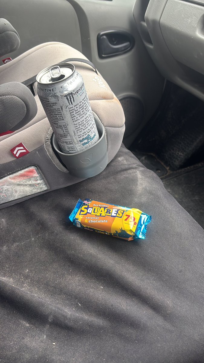 PlagueLuke's tweet image. We done abit too much $grind ing on the weekend . So a can of monster & a square bar is what I have for breakfast + lunch today.
Pray for me