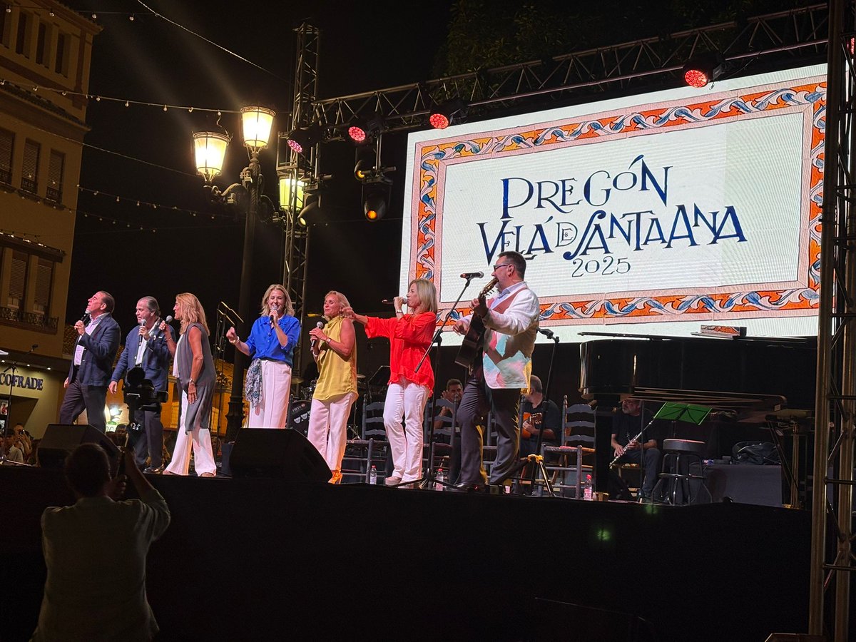 Antonio Muñoz (@antoniomunozsev) on Twitter photo Anoche disfrutamos con el pregón de <a href="/rafalmarcha/">Rafa Almarcha</a> en el arranque de la #VelaSantaAna2025.
Triana se llena de luz, alegría y tradición para celebrar su fiesta más esperada. Anoche disfrutamos con el pregón de <a href="/rafalmarcha/">Rafa Almarcha</a> en el arranque de la #VelaSantaAna2025.
Triana se llena de luz, alegría y tradición para celebrar su fiesta más esperada.