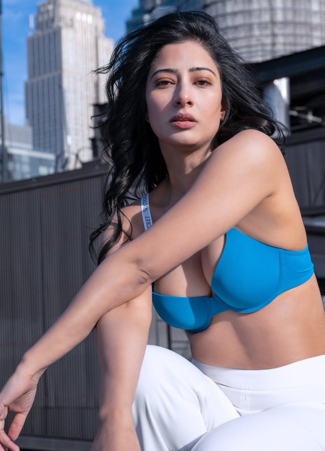 GwcZ9RLWIAAYElF?format=jpg&name=900x900