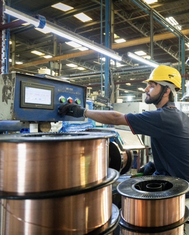 LnprCapital's tweet image. Bansal Wire Industries eyes 30% volume growth, ₹750 Cr capex, and import substitution push with IHC &amp;amp; Steel Cord wires — targets ₹8K/ton EBITDA boost by FY28! #BansalWire #Capex #Steel #MakeInIndia #SpecialtyWires
🌟 Bansal Wire Industries Ltd is one of India’s leading steel