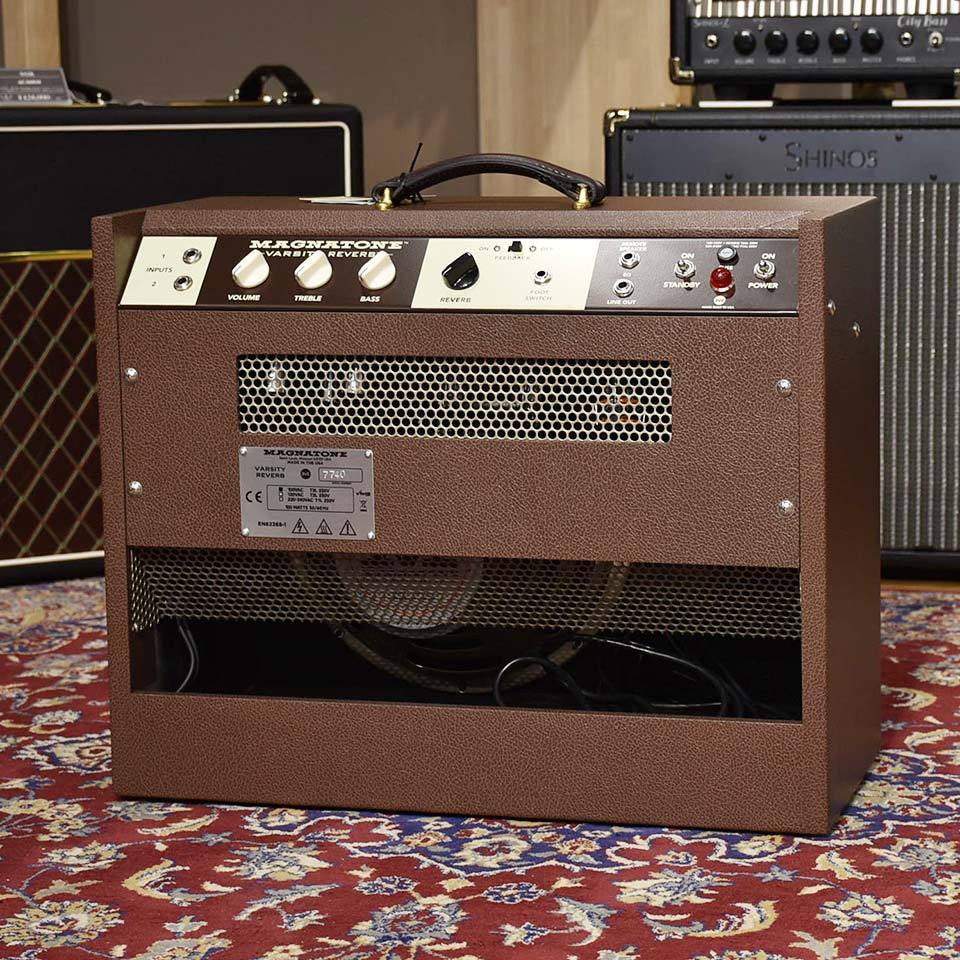 Miyaji_Guitars's tweet image. MAGNATONE/VARSITY REVERB
久しぶりの入荷ヴァーシティリバーブ。スターライトでは物足りない、トワイライターは音が大きくて…
の方にぜひお試し頂きたいシリーズです。
shop.miyaji.co.jp/SHOP/ka-g-0721…
※店頭展示の無い商品もございますので、ご来店の際はお声がけ下さい。
