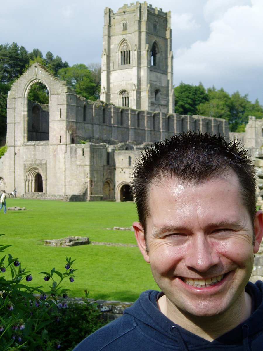 1StevieKilner's tweet image. Me at Fountains Abbey in 2007.
I absolutely LOVE a good ruined medieval Cistercian monastery.
Can you tell?