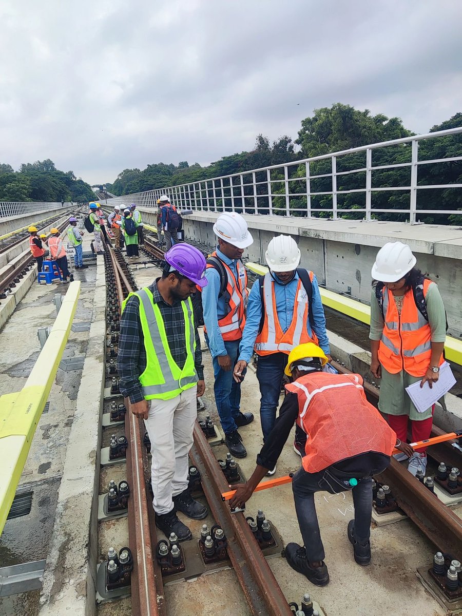 maddyvoldy's tweet image. Ongoing CMRS inspection of Yellow Line - Day 1
Pic Credits: Chandra Bhushan Yadav
#BMRCL #NammaMetro