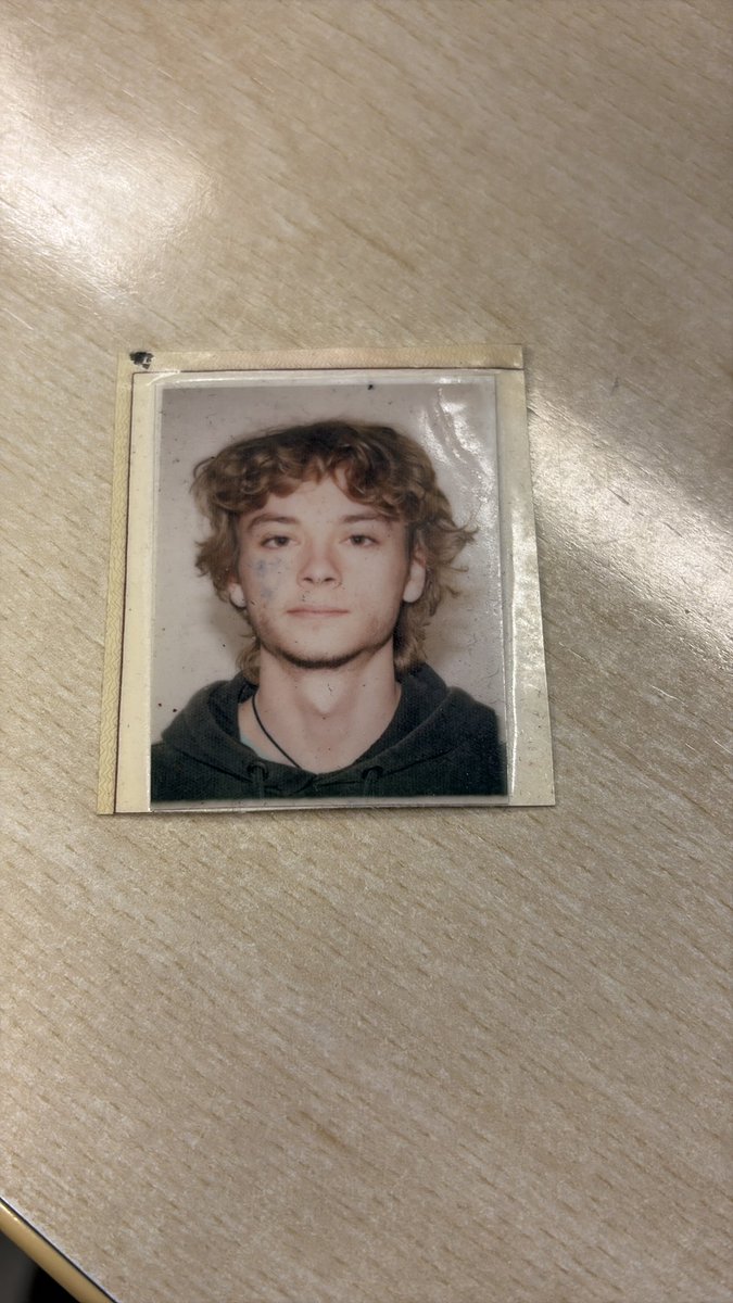 Chi non vorrebbe un santino di un giovane <a href="/seasonofmists_/">Lorenzo Aldegheri</a> sempre con sé?