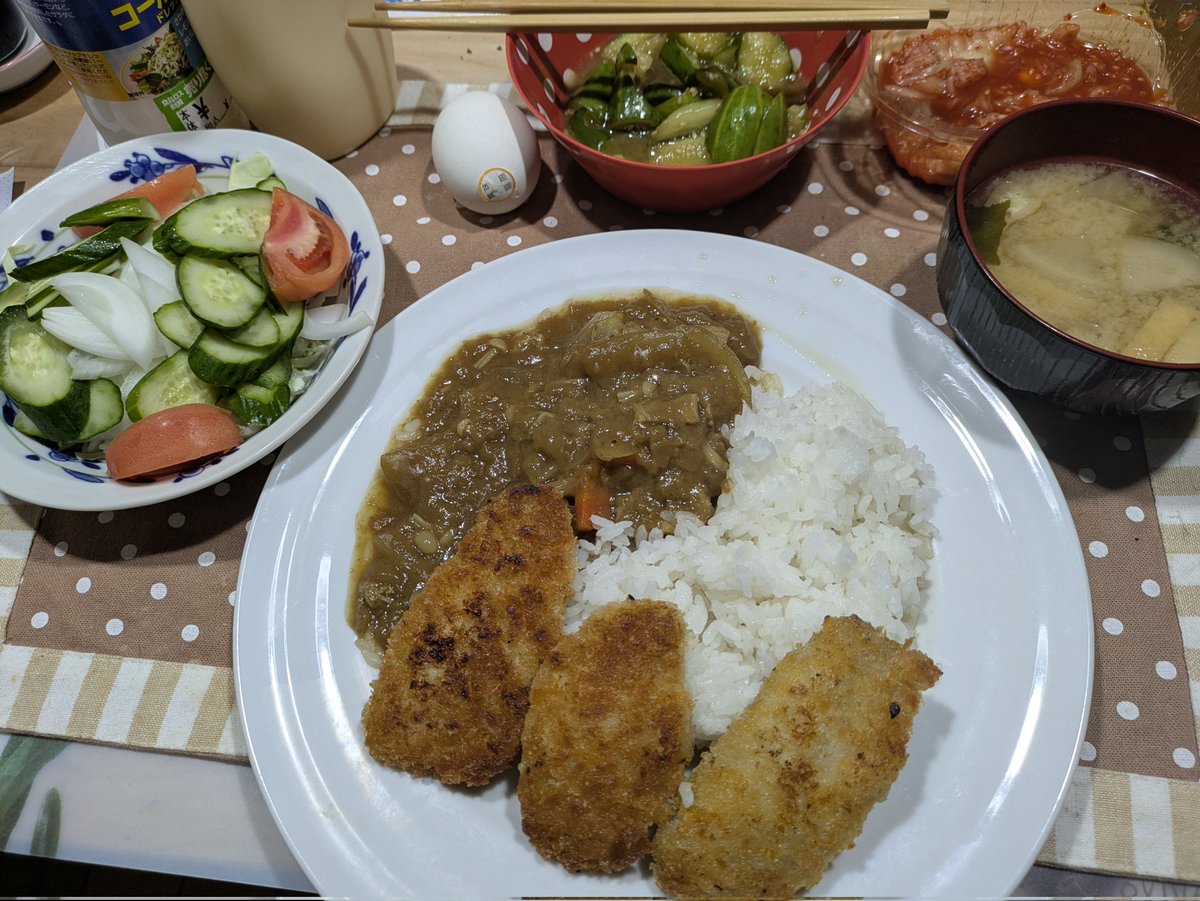 maithiru97's tweet image. 夜ご飯いただきます〜
アジフライカレー
揚げたて美味しそう😋

お疲れ様でした～乾杯🍻