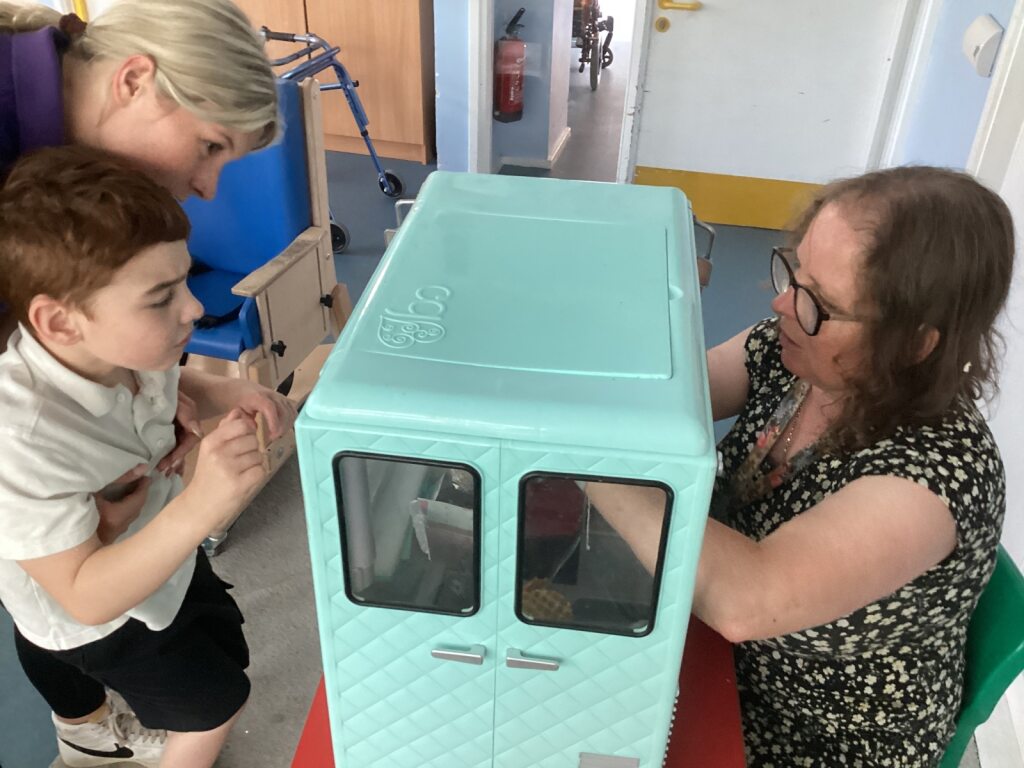 harlow_fields's tweet image. As part of our last full day of Term, Hazel class had a special treat, a visit from Jo's Ice cream van!
Everybody loved the raspberry sorbet with marshmallows and sticky sauce!