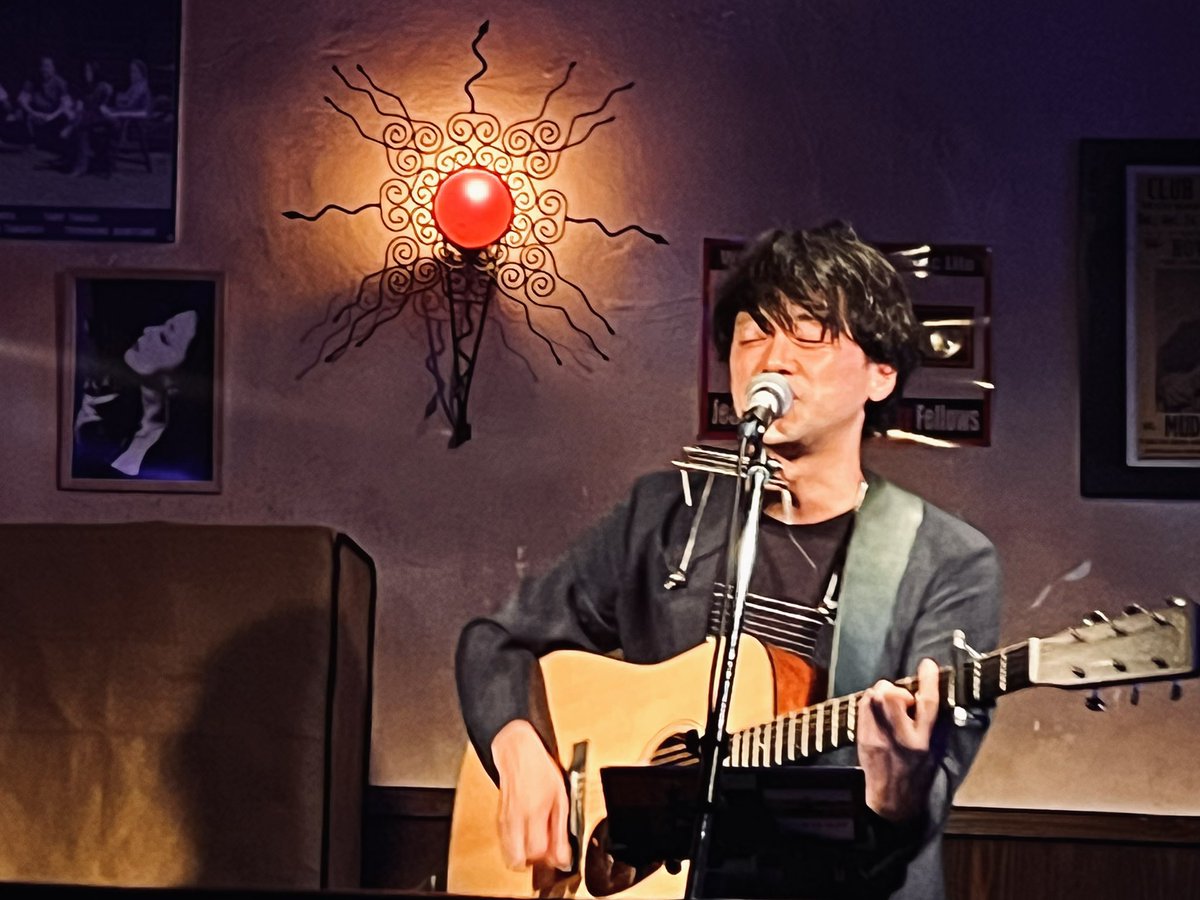 live_aro's tweet image. 昨日は金沢JealousGuy
ありがとうございました。
和製ケビン×aroのツーマンは
すでに各地で何度かあったのですが
昨日のケビは過去ツーマンで
ダントツによくて、痺れました。
わたしも自分史上過去一を目指して
集中して歌いました。
悔しい気持ちも虚しい気持ちも
忘れずに、もっと良くなりたい。