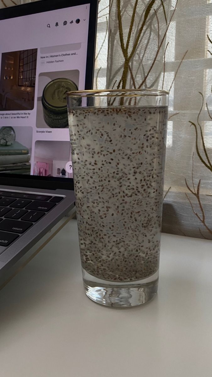 I'm not sure what's more satisfying, the taste or the feeling of fullness from this chia seed water. #chiaseeds #weightloss #health