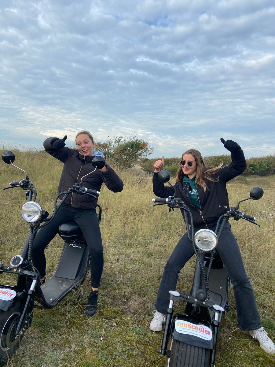 HavefunEvents's tweet image. 💛 Zin in een zomers gezinsavontuur? 🌞🌷 Stap op een FUN-voertuig 🚲🛵🛴 en ontdek de Bollenstreek: molens, dahliavelden &amp;amp; meer! 🌾🌸

🔗 Boek nu via havefunevents.nl en maak herinneringen die blijven! 📸✨

#Gezinsuitje #Zomerplezier #HaveFunEvents #Bollenstreek