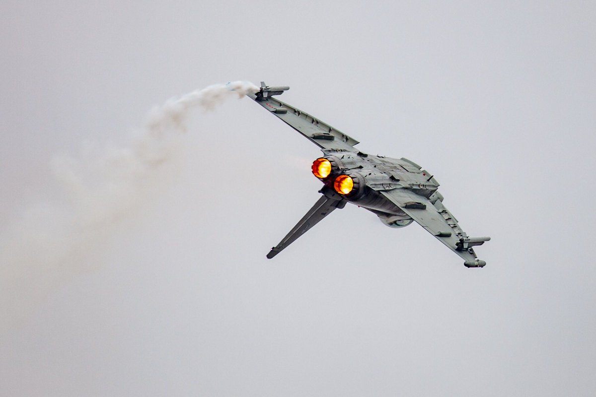 NATO_AIRCOM's tweet image. "Eyes in the skies", the theme who gathered over 20 Allied Nations at the #RIAT25 🇬🇧, showcasing the full spectrum of @NATO air capabilities.
Fighter jets and key enabler assets are 24/7 operational as NATO's vigilant eyes
Read More bit.ly/3UoVOeJ
📸Momont and Lovell