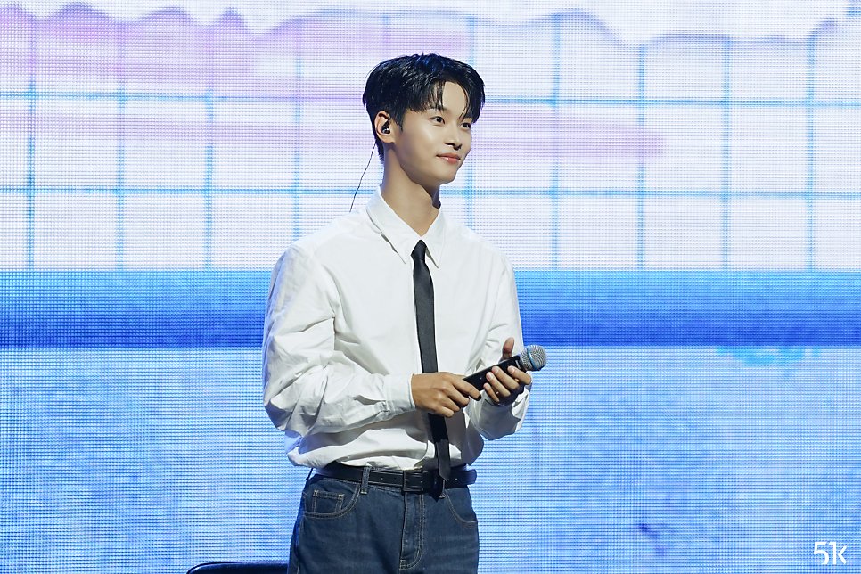Woo_Qoo_'s tweet image. 왔다 왔다 비하인드 왔다💚