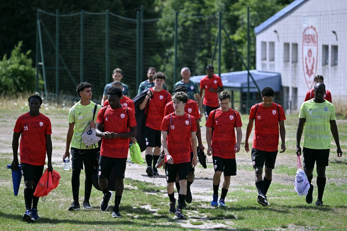 asnlfans's tweet image. 👉🏻 𝗖𝗲𝗻𝘁𝗿𝗲 𝗱𝗲 𝗳𝗼𝗿𝗺𝗮𝘁𝗶𝗼𝗻  

L’équipe réserve de l’ASNL a repris l’entraînement jeudi dernier avec 5 recrues : Almamy Touré (gardien), Brunnel Tutuana (défenseur), Hugo Barbier (milieu), Lenny Pietre (attaquant), Matthéo Guendez (attaquant).

🗓️ Cinq matchs amicaux…