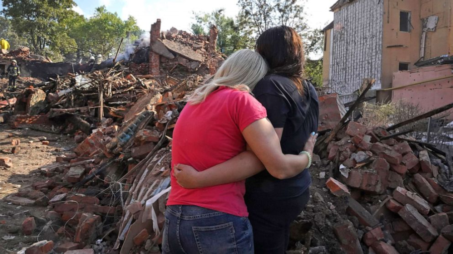 EUAsylumAgency's tweet image. The EUAA is monitoring migration trends linked to the war in ๐บ๐ฆUkraine, strengthening real-time situational awareness, field data collection & forecasting to support Member States.
โน๏ธ Partnering with @GradusR to assess migration intentions.
๐ Read more: europa.eu/!JnfwyX