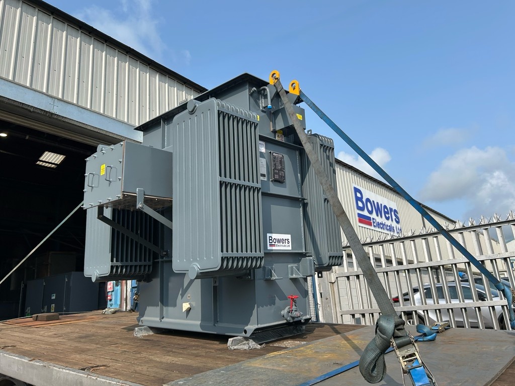 BowersElec's tweet image. Here is one of nine transformers being delivered.🚛
If you are in need of assistance on a project and require unique solutions, our specialist team at Bowers Electricals are happy to help.
🔗bowerselec.co.uk/transformers/b…
#solutions #distributiontransformer #problemsolving