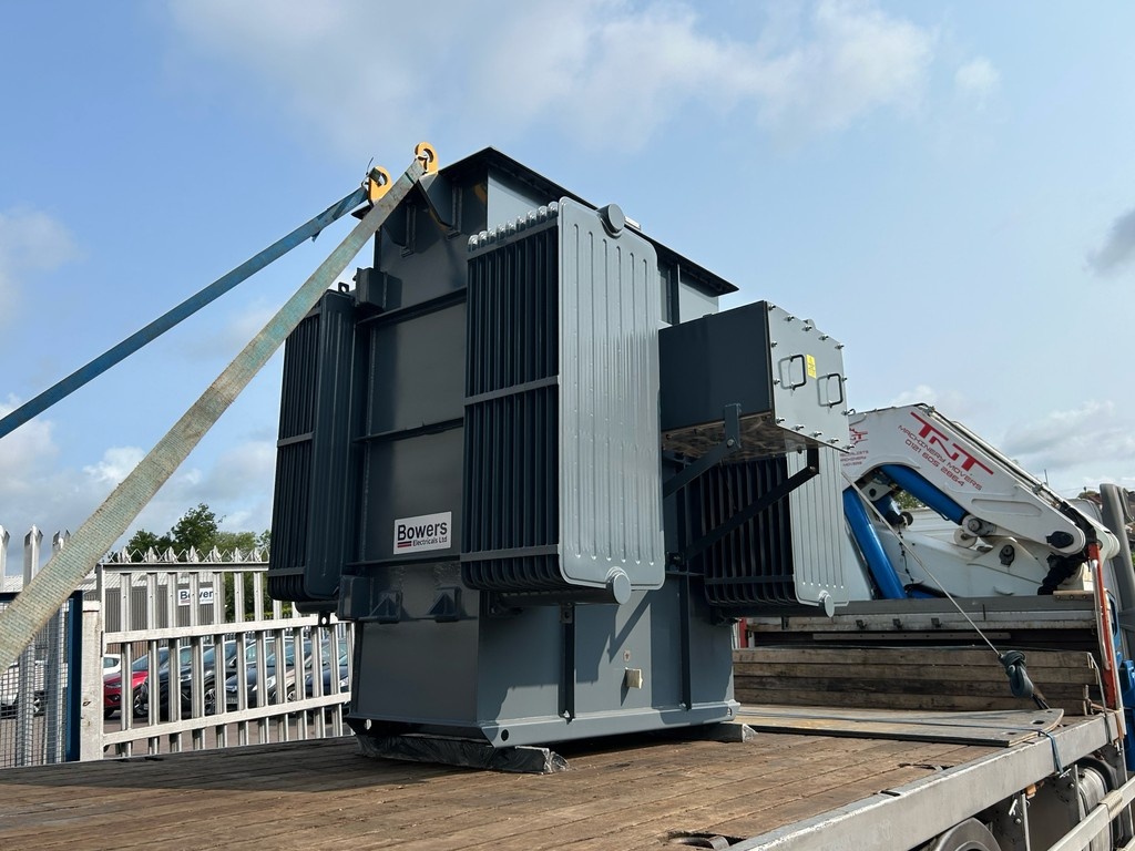 BowersElec's tweet image. Here is one of nine transformers being delivered.🚛
If you are in need of assistance on a project and require unique solutions, our specialist team at Bowers Electricals are happy to help.
🔗bowerselec.co.uk/transformers/b…
#solutions #distributiontransformer #problemsolving