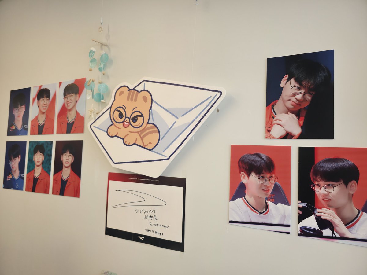 _nerzz_'s tweet photo. 20일, 22일 다녀왔습니두 ᰔ
란님과 너무 잘어울리는 청량함이 특히 좋았던..🥹
스탭분들 넘 친절하시고 기다림이 지루하지 않게 담소도 나눠주시고.. 너무 행복한 생카였어요 🫶🏻
(비록 럭드 운은 없었지만요,,🥲

#乘風破浪
#우리의_여름은_도란이로_가득하지
#현준이의_찬란한_항해는_멈추지않아 https://t.co/0IRHu81hjM